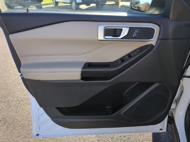 Used 2020 White Ford XLT image 12