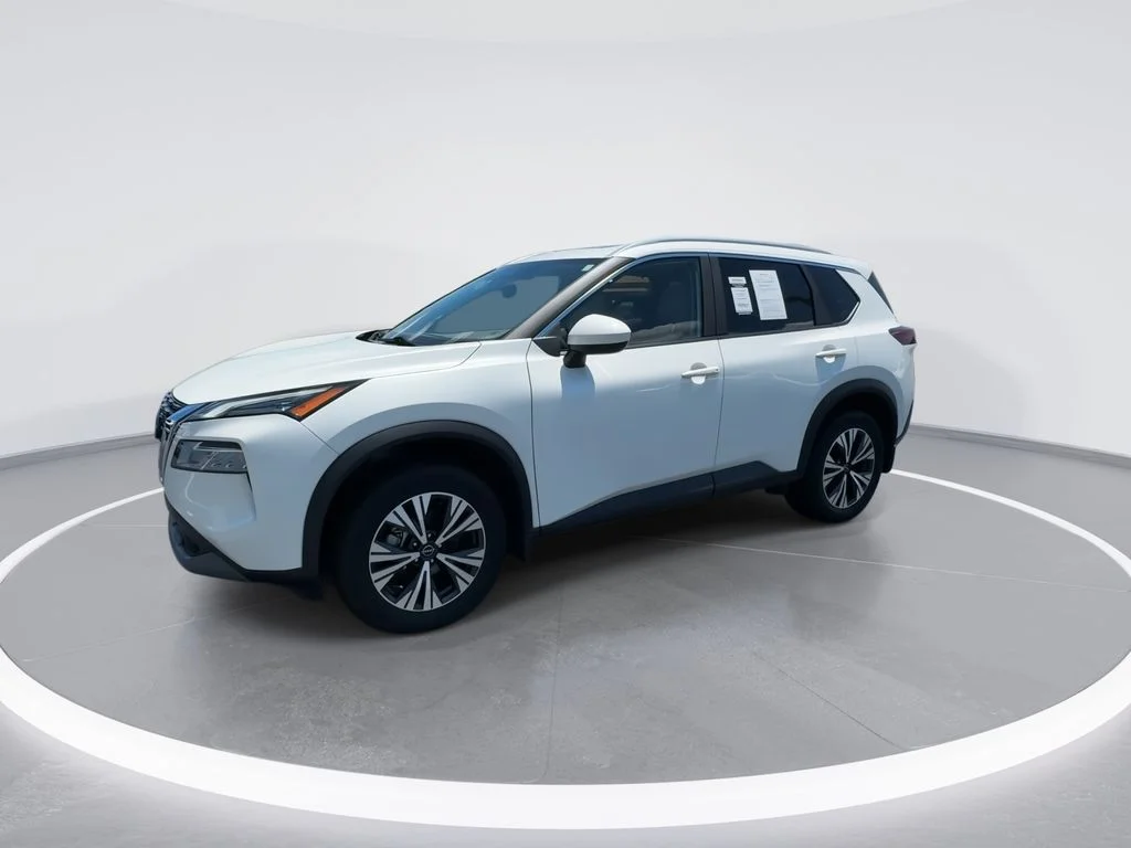 Used 2023 White Nissan SV image 4