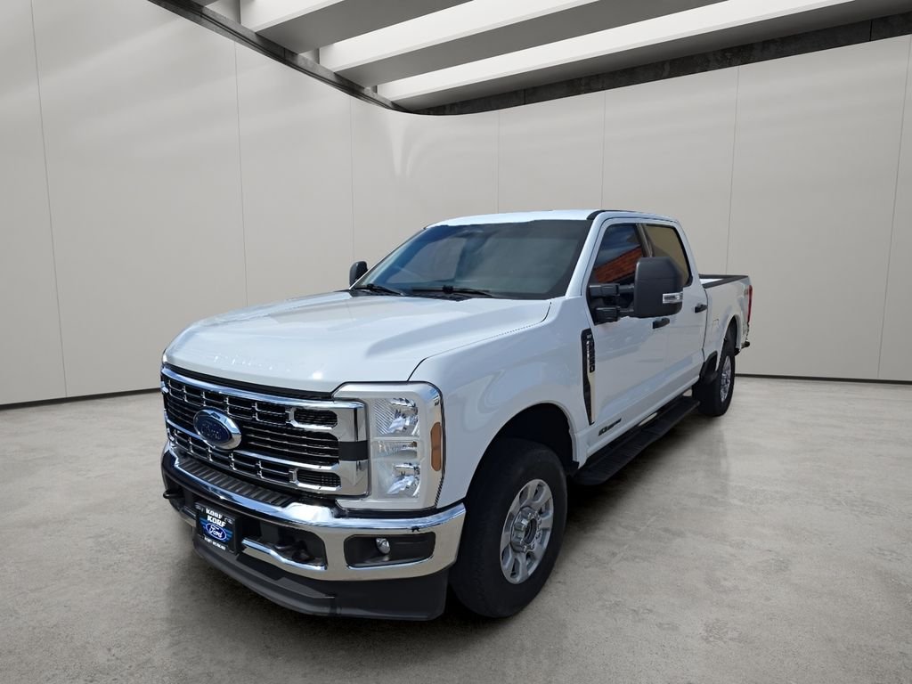 Used 2024 Oxford White Ford XLT image 1