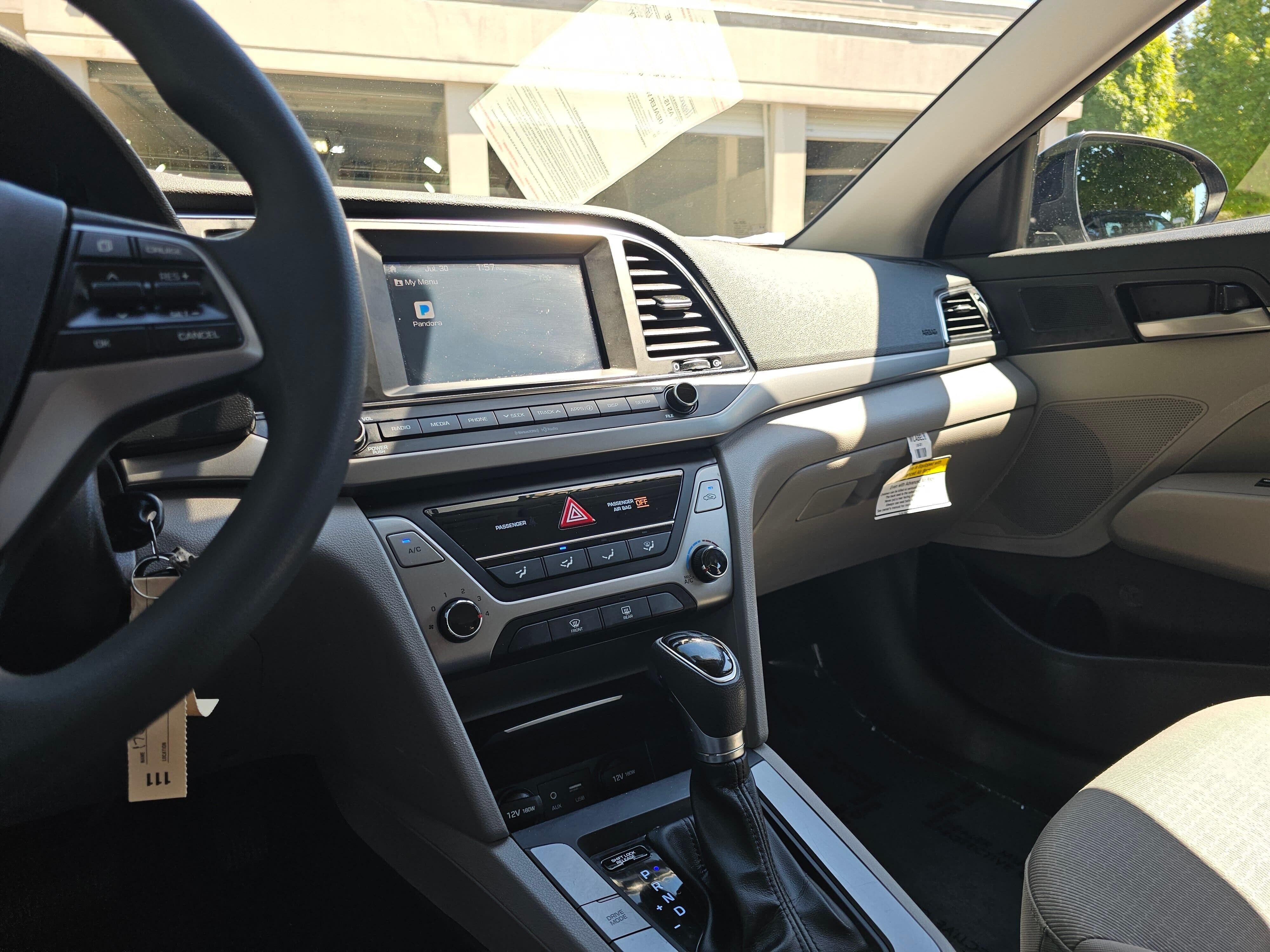 Used 2018 Phantom Black Hyundai SEL image 31