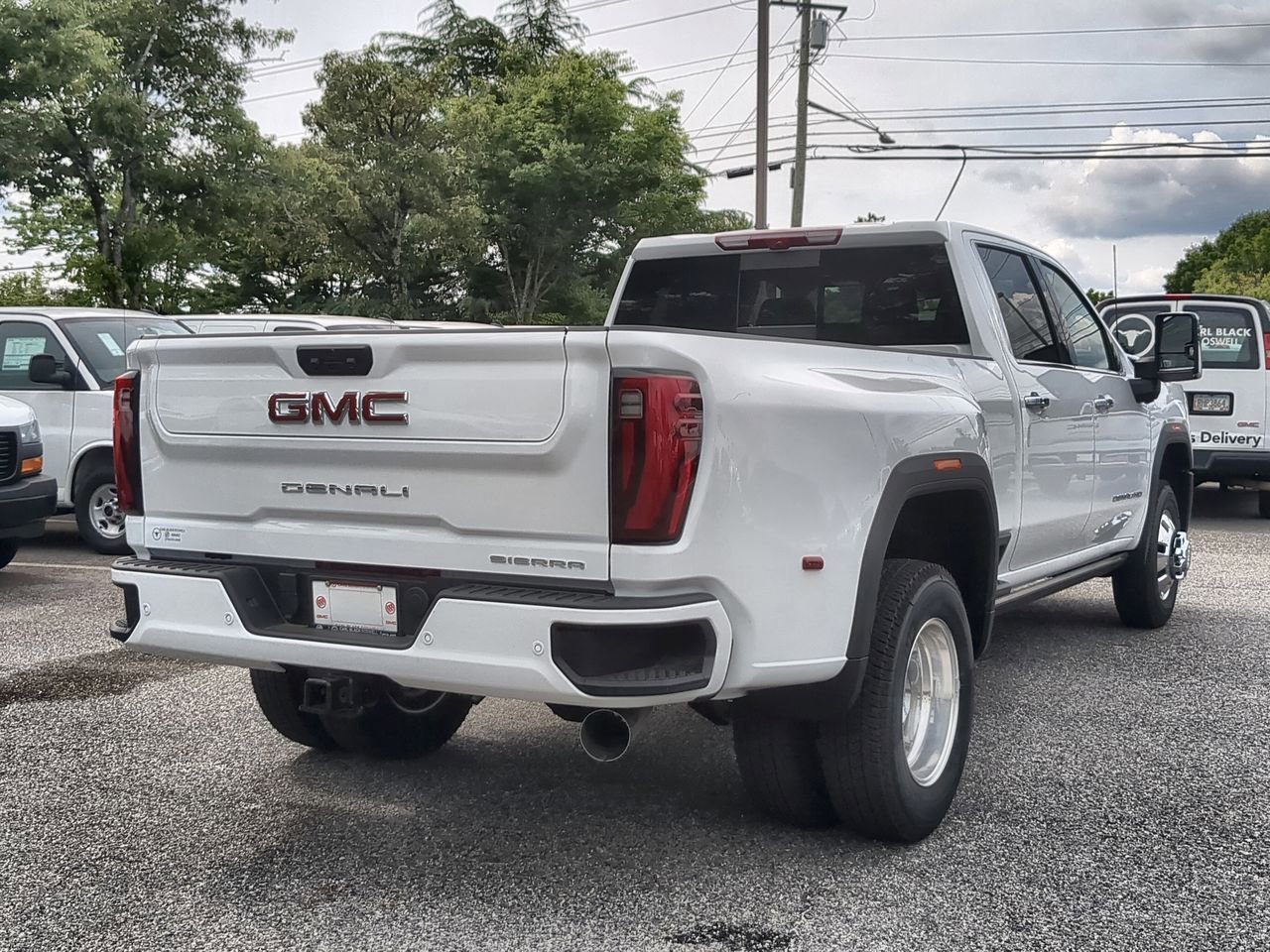 2026 GMC Sierra 3500HD Denali - Photo 8