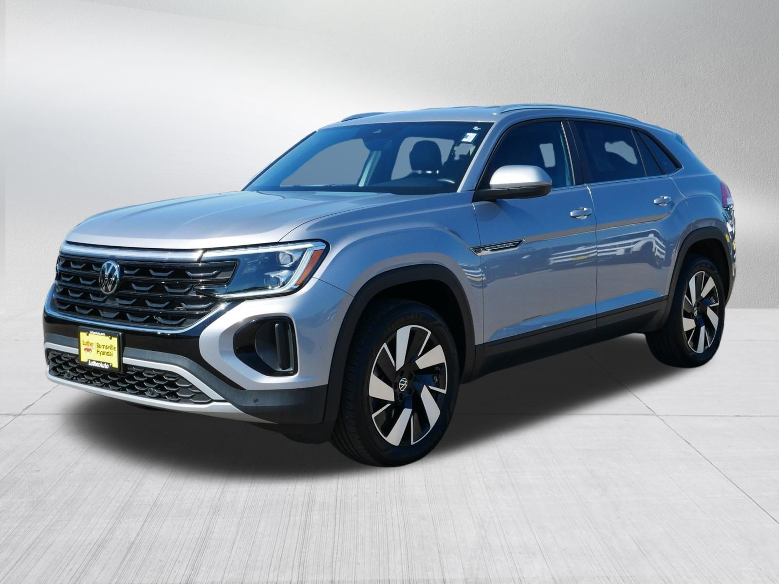 2024 Volkswagen Atlas Cross Sport SE w/Tech - Photo 3