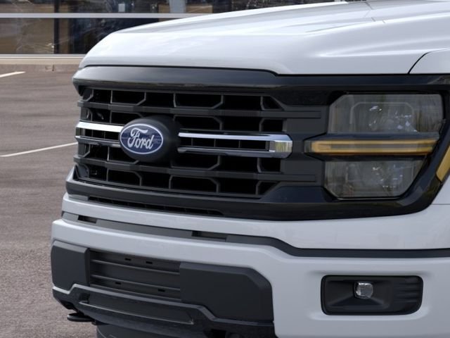 New 2026 Oxford White Ford XLT image 17