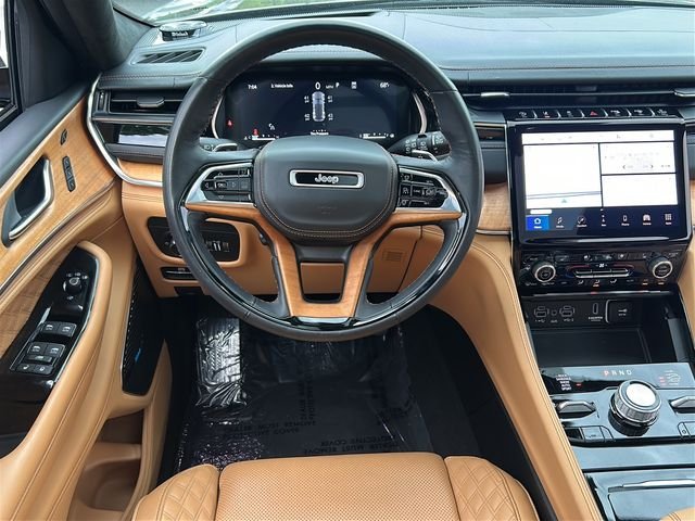 Used 2023 Black Jeep Summit Reserve image 13