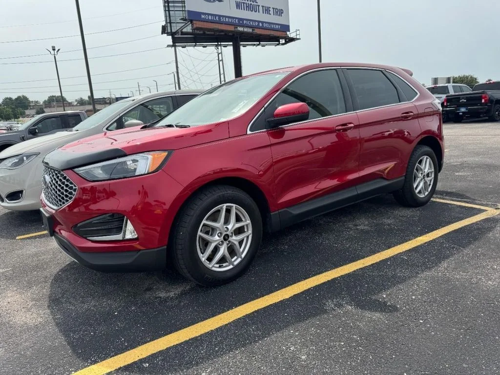 Used 2024 Rapid Red Metallic Tinted Clearcoat Ford SEL image 7