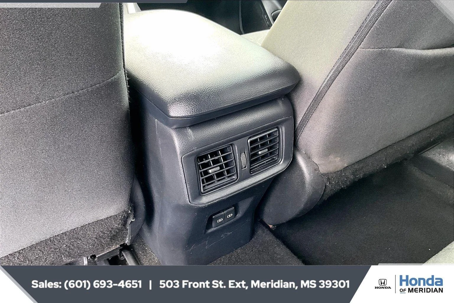 2022 Toyota RAV4 XLE - Photo 24