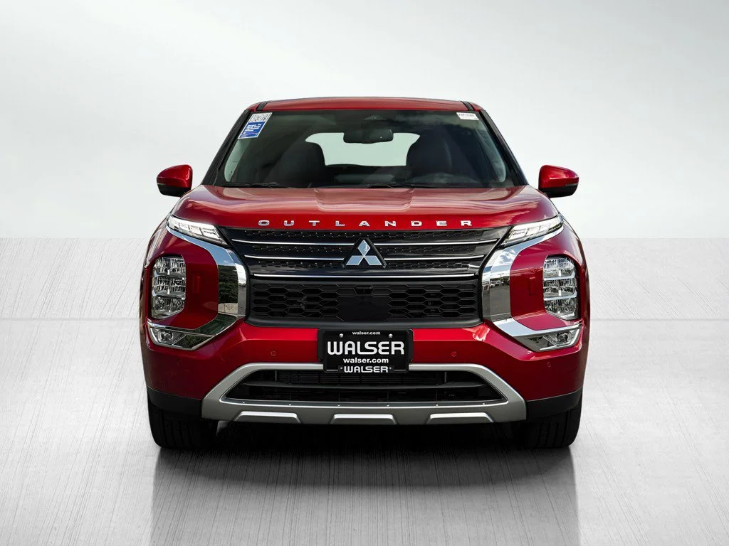 2025 Mitsubishi Outlander Plug-in Hybrid SE - Photo 2