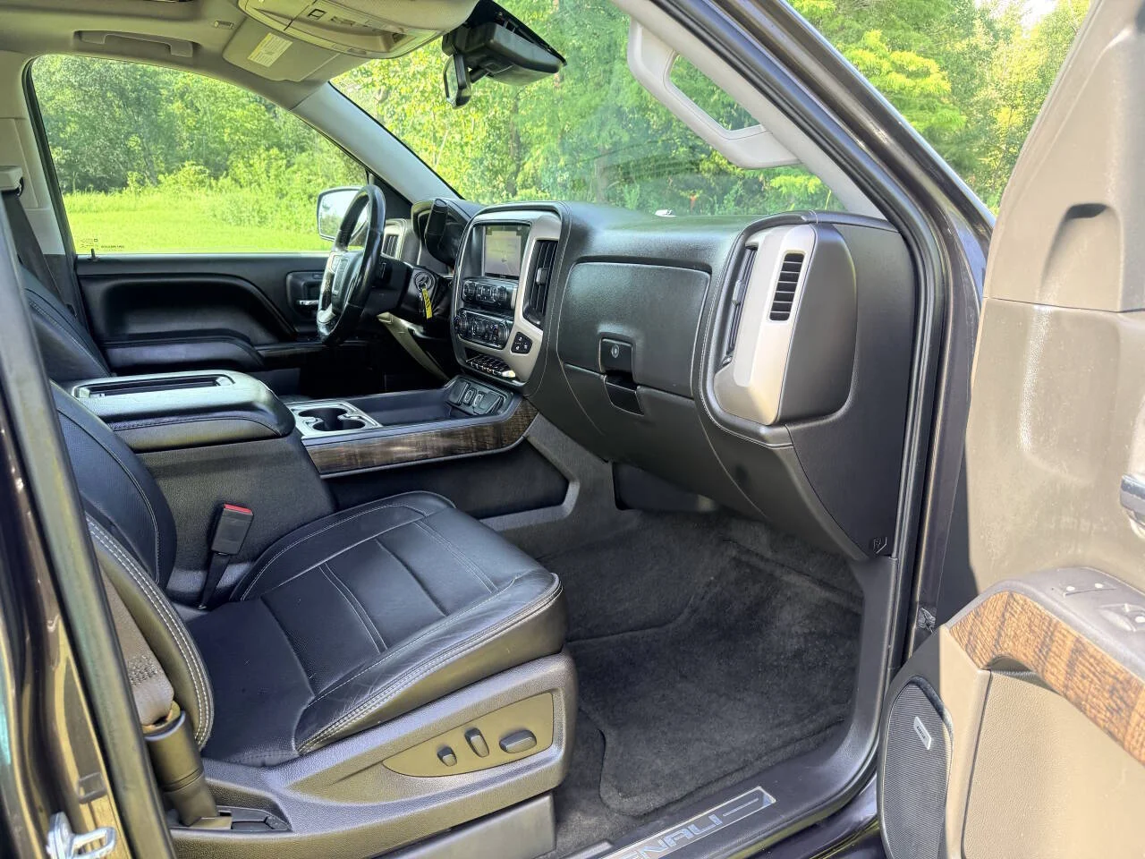 Used 2016 Gray GMC Denali 4x2 4dr Crew Cab 5.8 ft. SB image 19