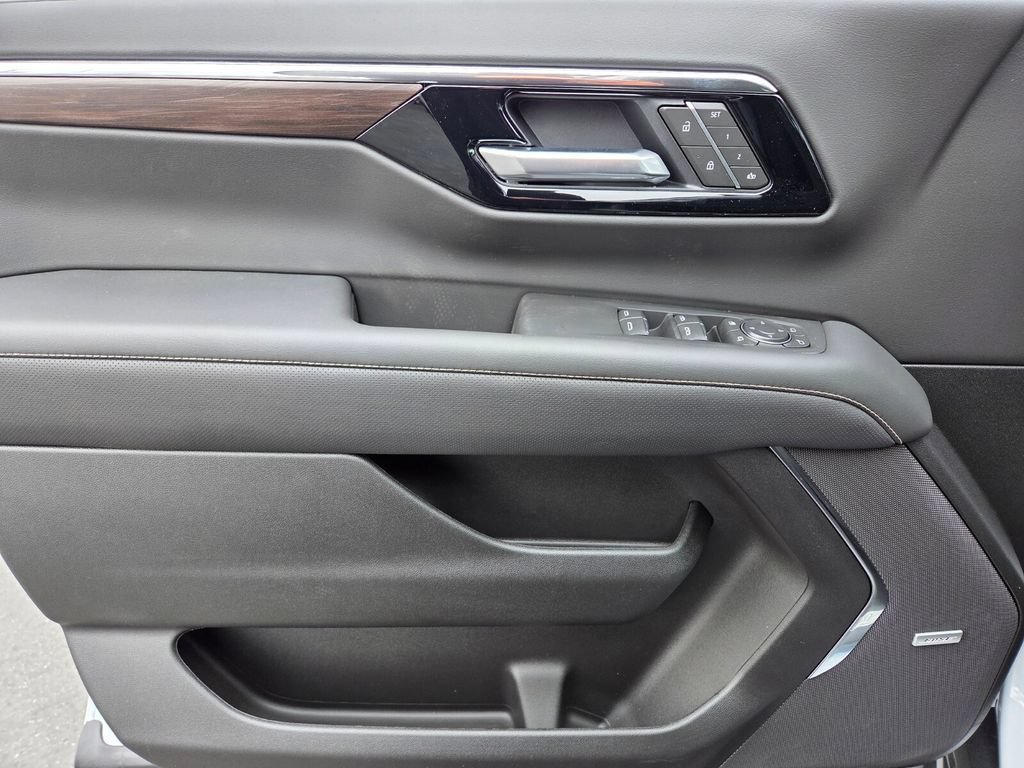 2026 Chevrolet Tahoe Premier - Photo 10