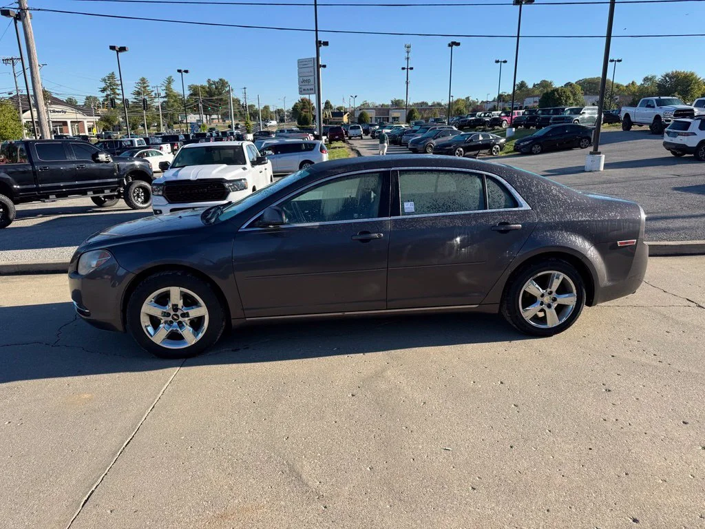 Used 2010 Beige Chevrolet LT image 9