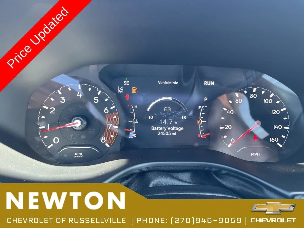 Used 2022 Diamond Black Jeep Latitude image 16