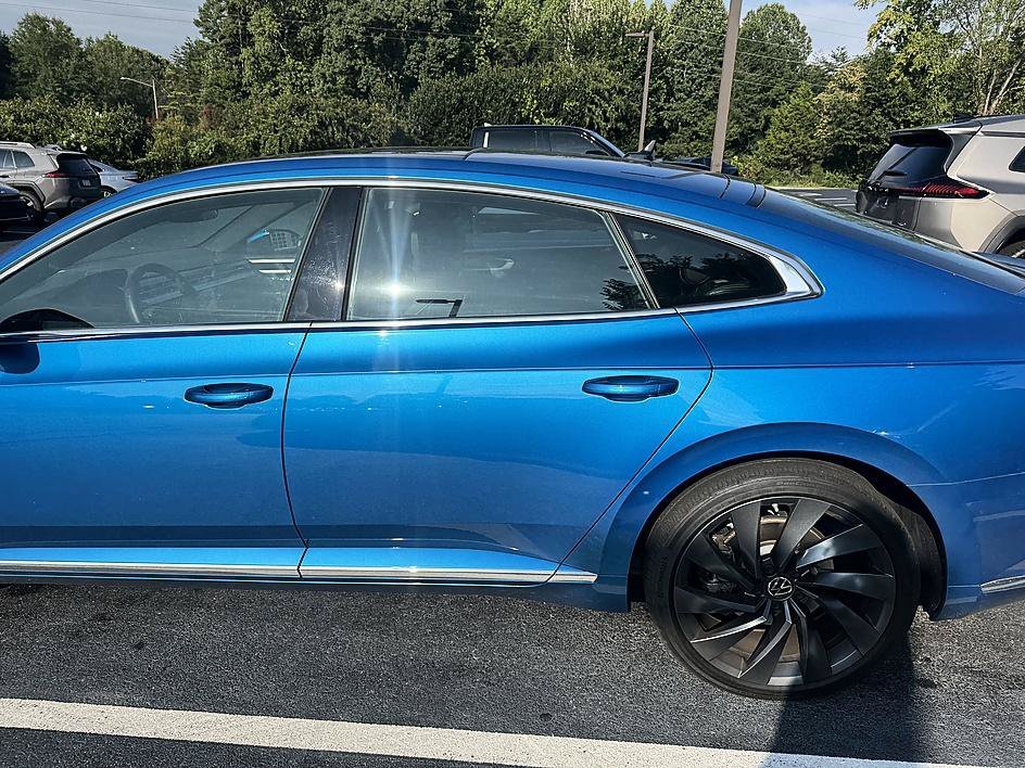 Used 2023 Blue Metallic Volkswagen SEL R-Line image 4