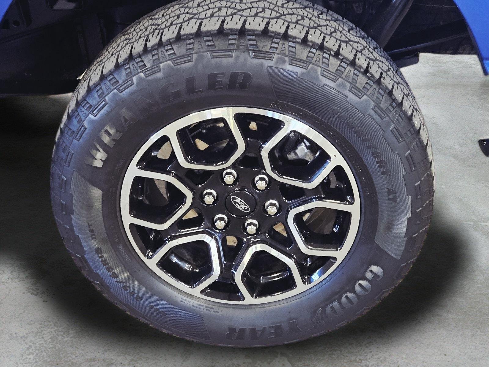 Used 2023 Atlas Blue Ford XLT image 19