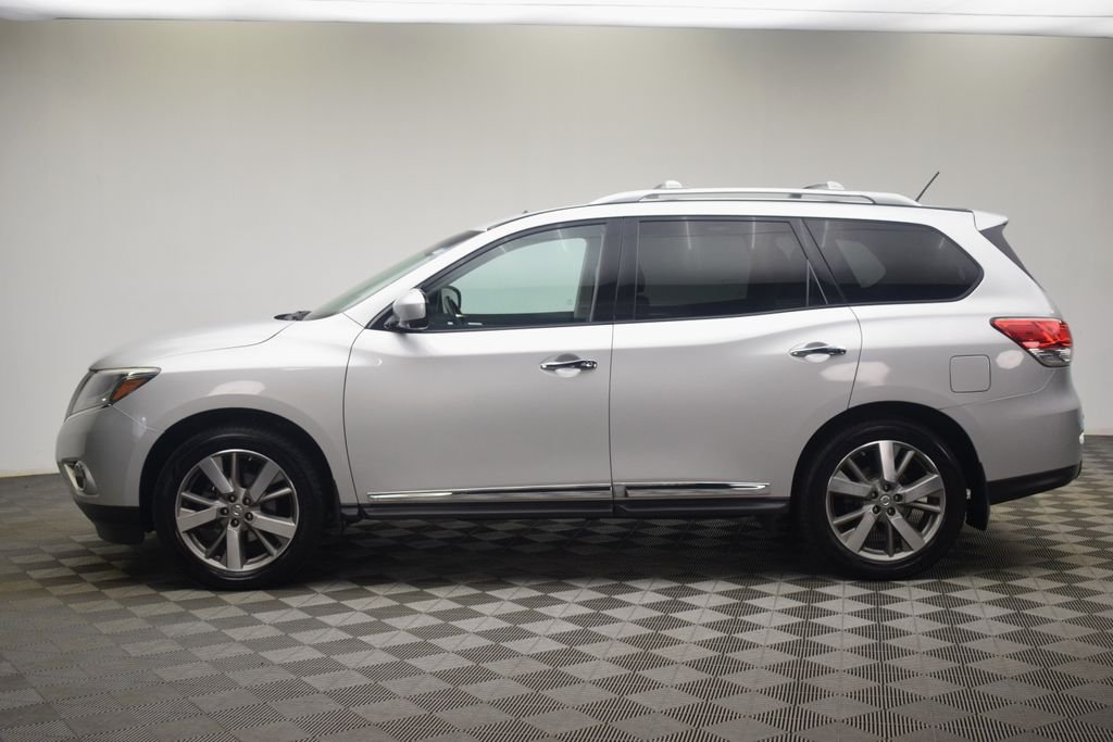 Used 2016 Silver Nissan Platinum image 9