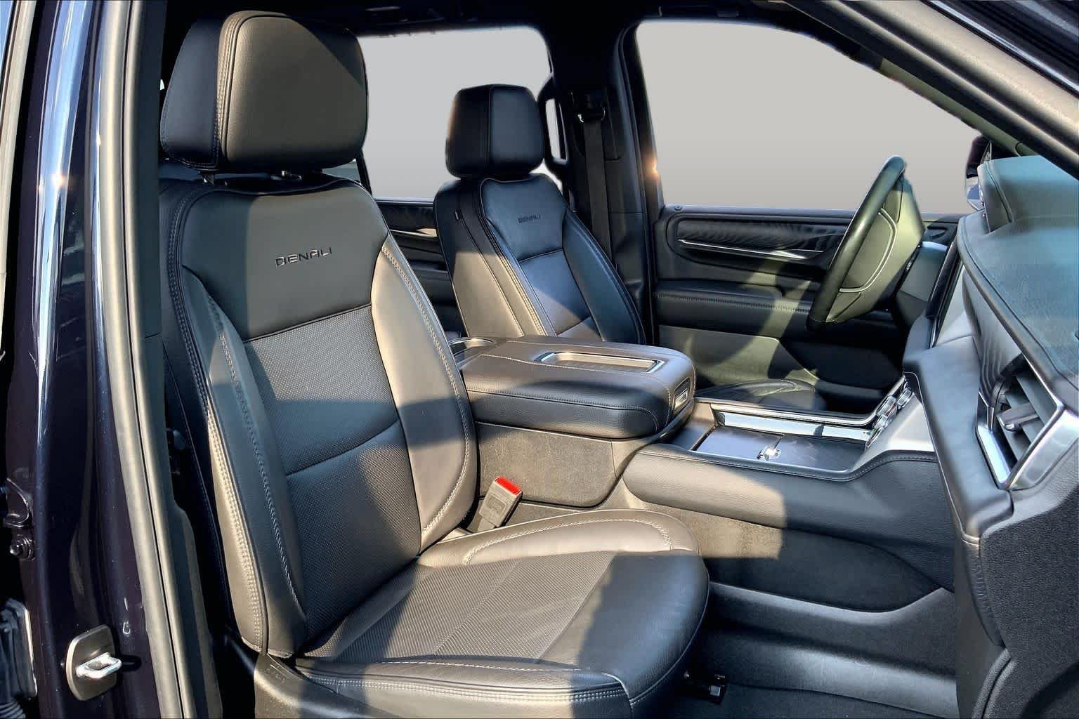 Used 2024 Midnight Blue Metallic GMC Denali image 8