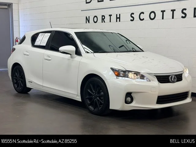 Used 2013  Lexus 200h image 1