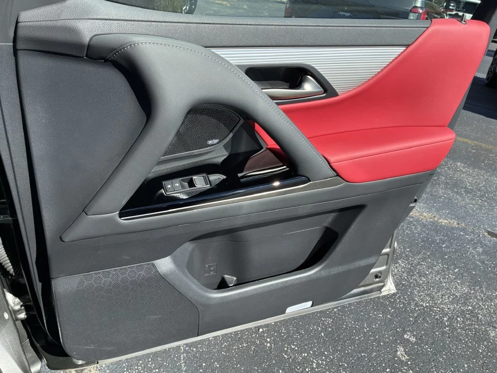Used 2024  Lexus 600 F SPORT image 24