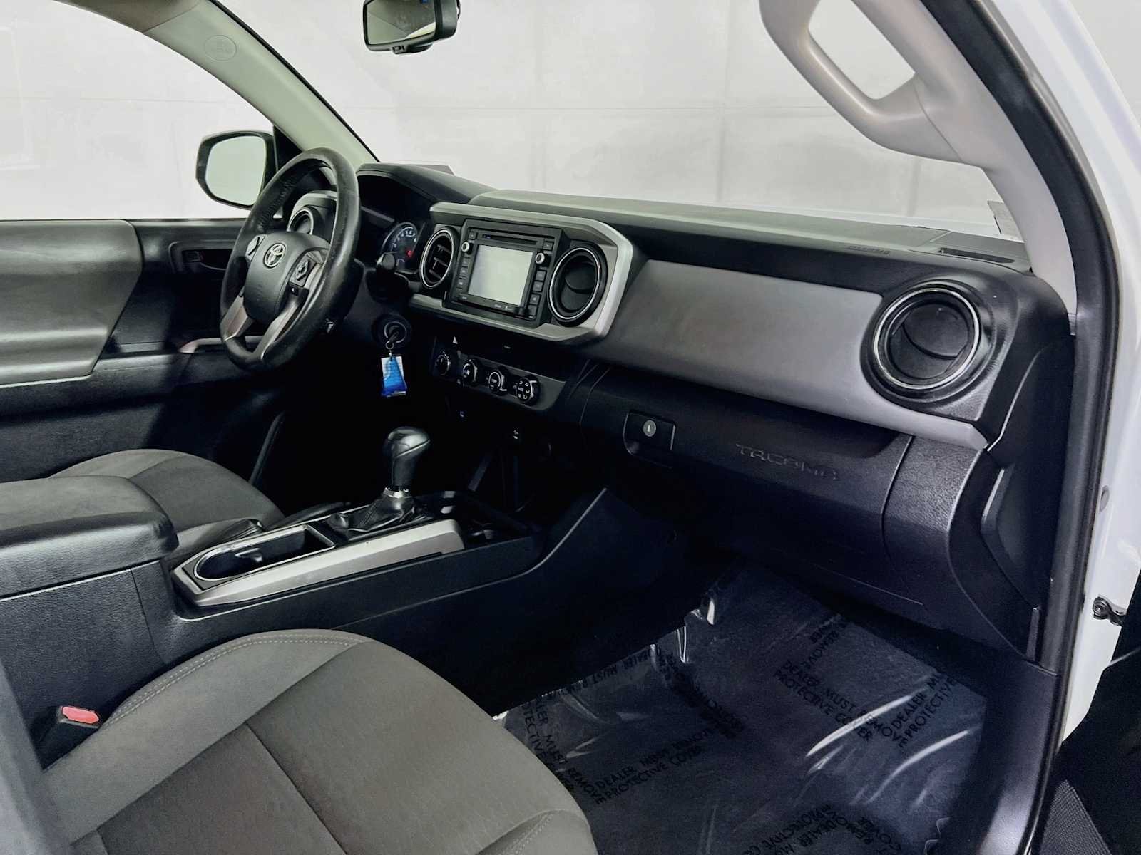 Used 2017 Super White Toyota SR5 image 28