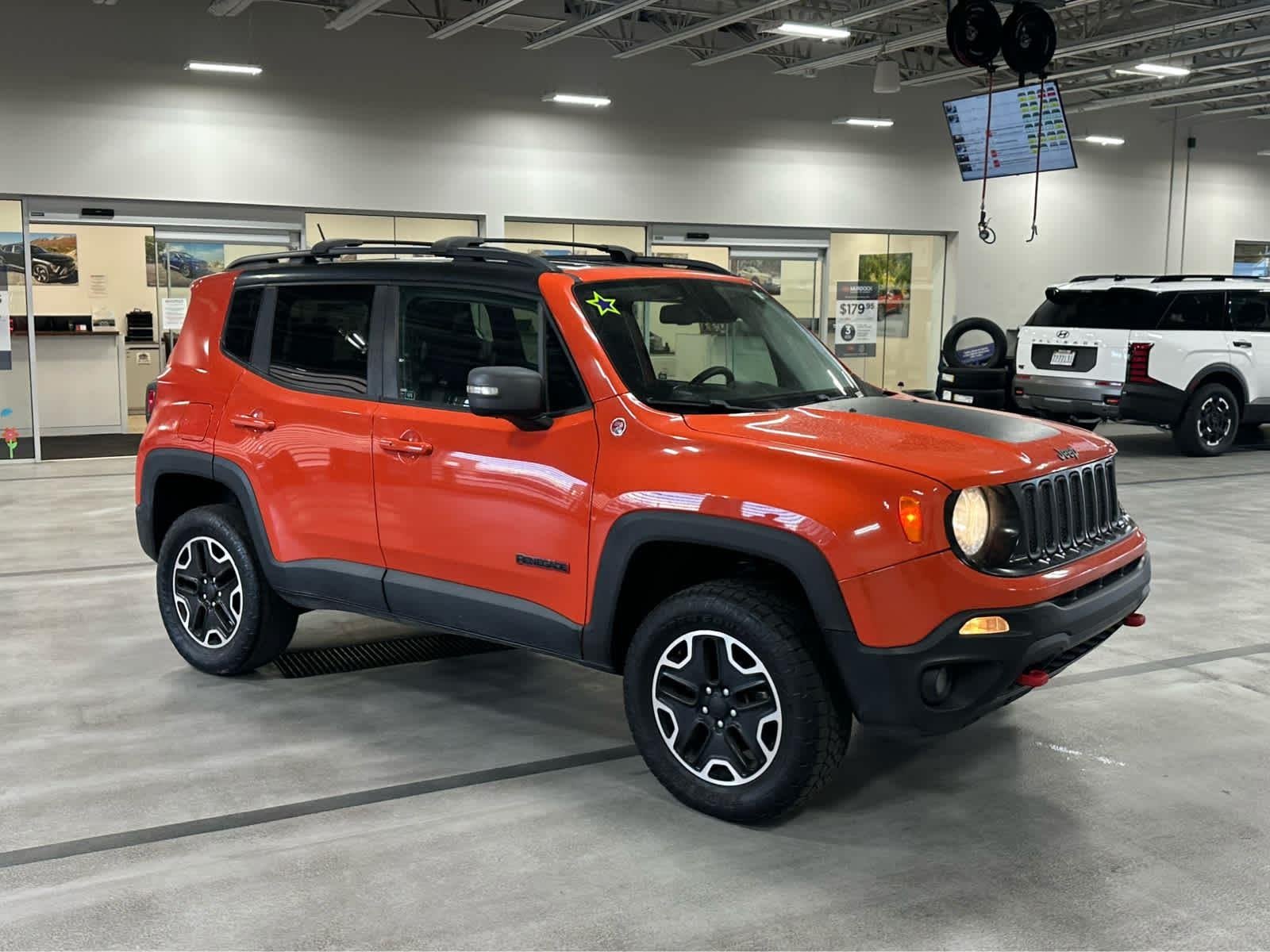 2016 Jeep Renegade Trailhawk - Photo 9
