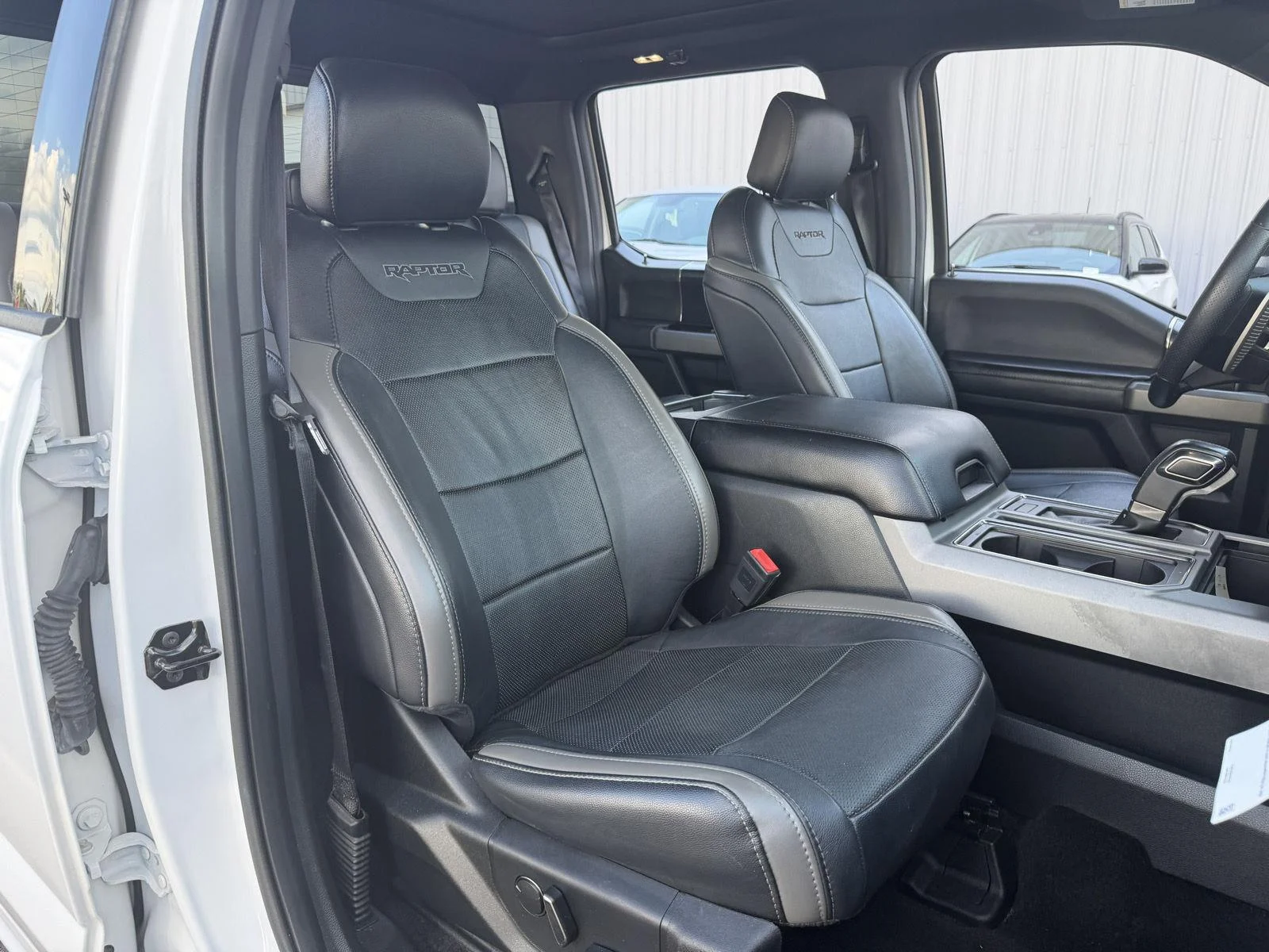 Used 2018 Oxford White Ford Raptor image 22