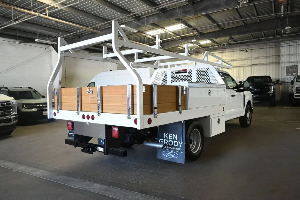 New 2026 Oxford White Ford XL image 9