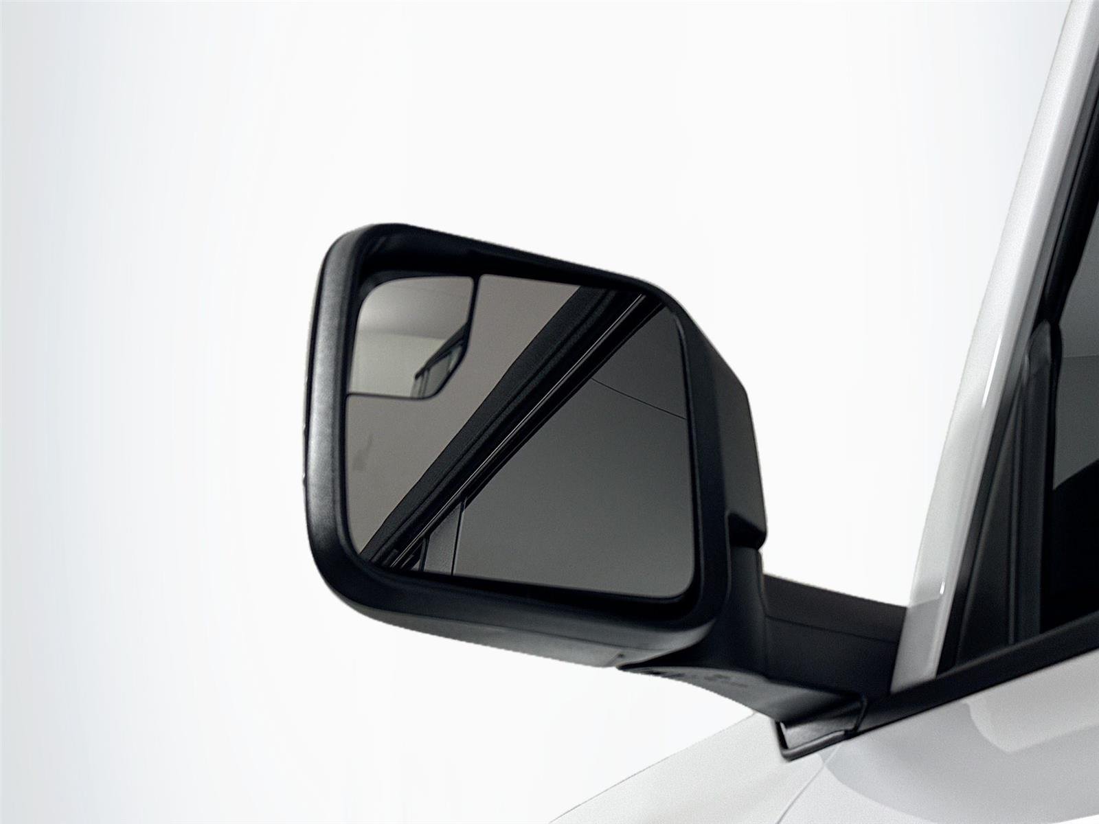 Used 2025 Oxford White Ford Base image 5