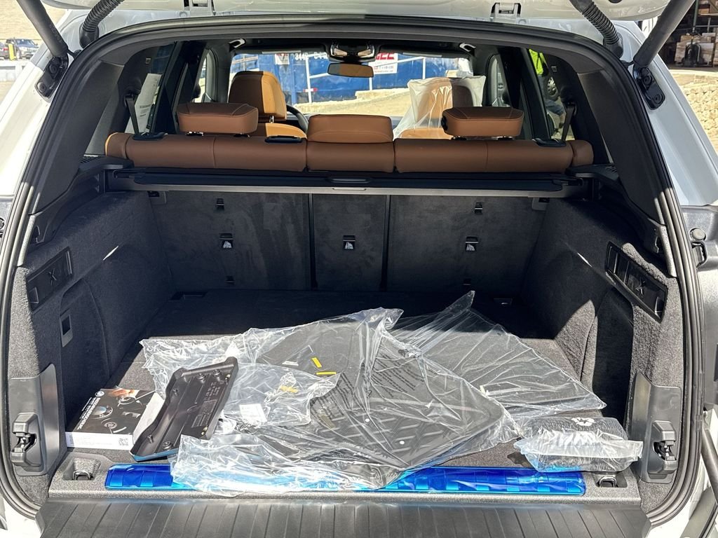 New 2026 White BMW xDrive50e image 24
