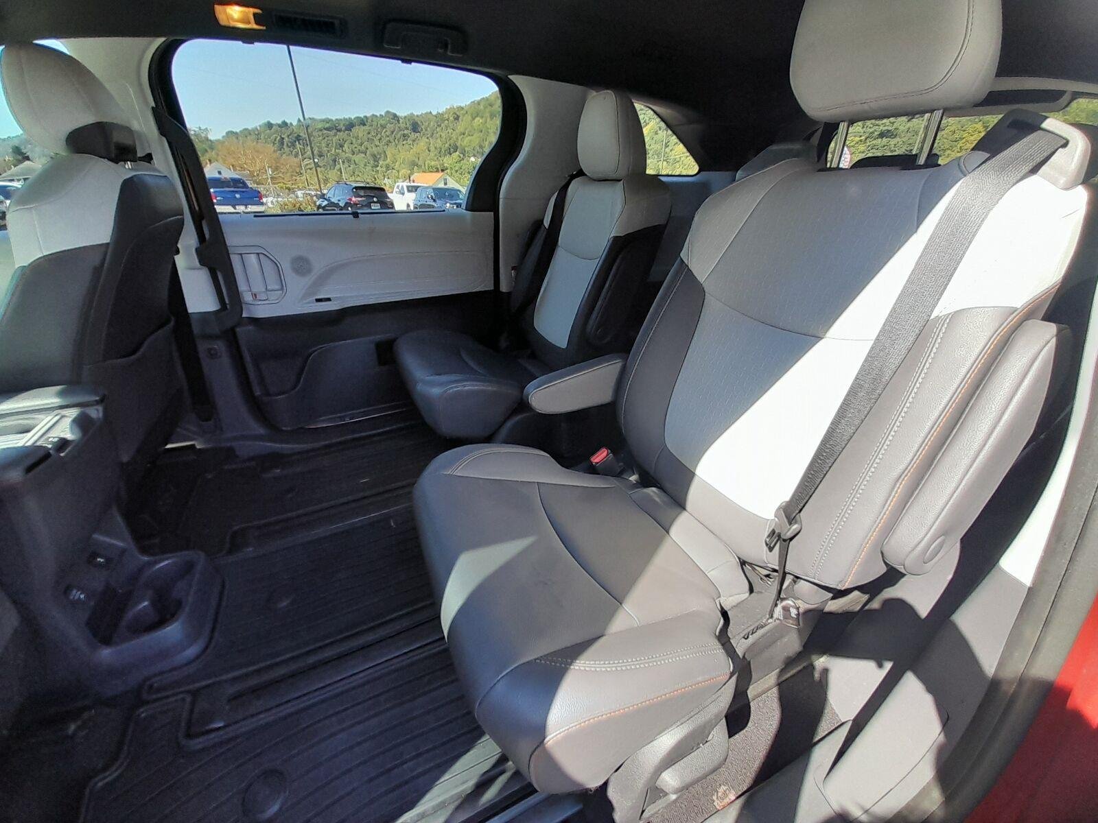 Used 2022 Ruby Flare Pearl TOYOTA  image 41