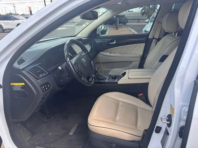 Used 2015 White Hyundai Ultimate image 8