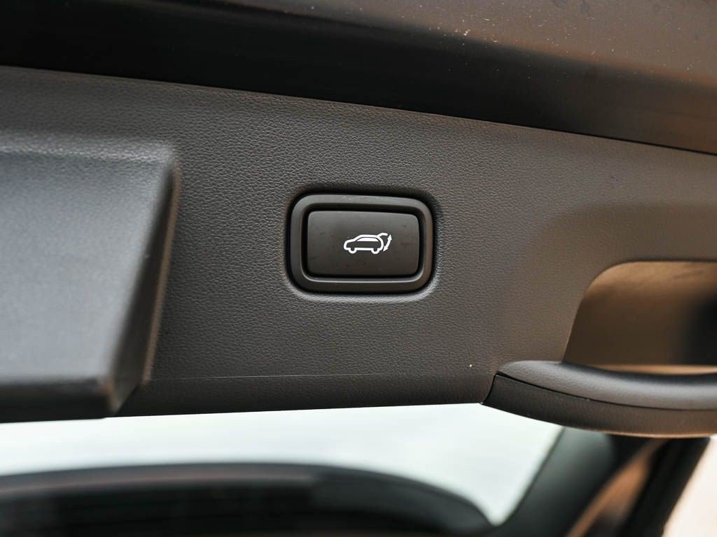 New 2026 Shimmering Silver Hyundai Limited AWD image 9