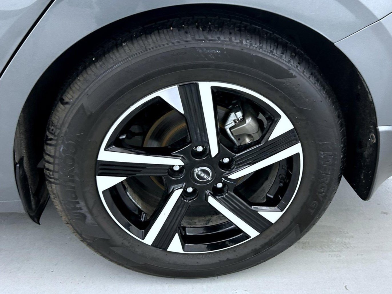 Used 2025 Gray Nissan SV image 23