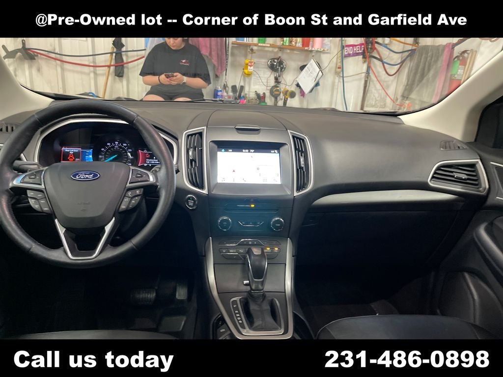 Used 2018 Gray Ford SEL image 17