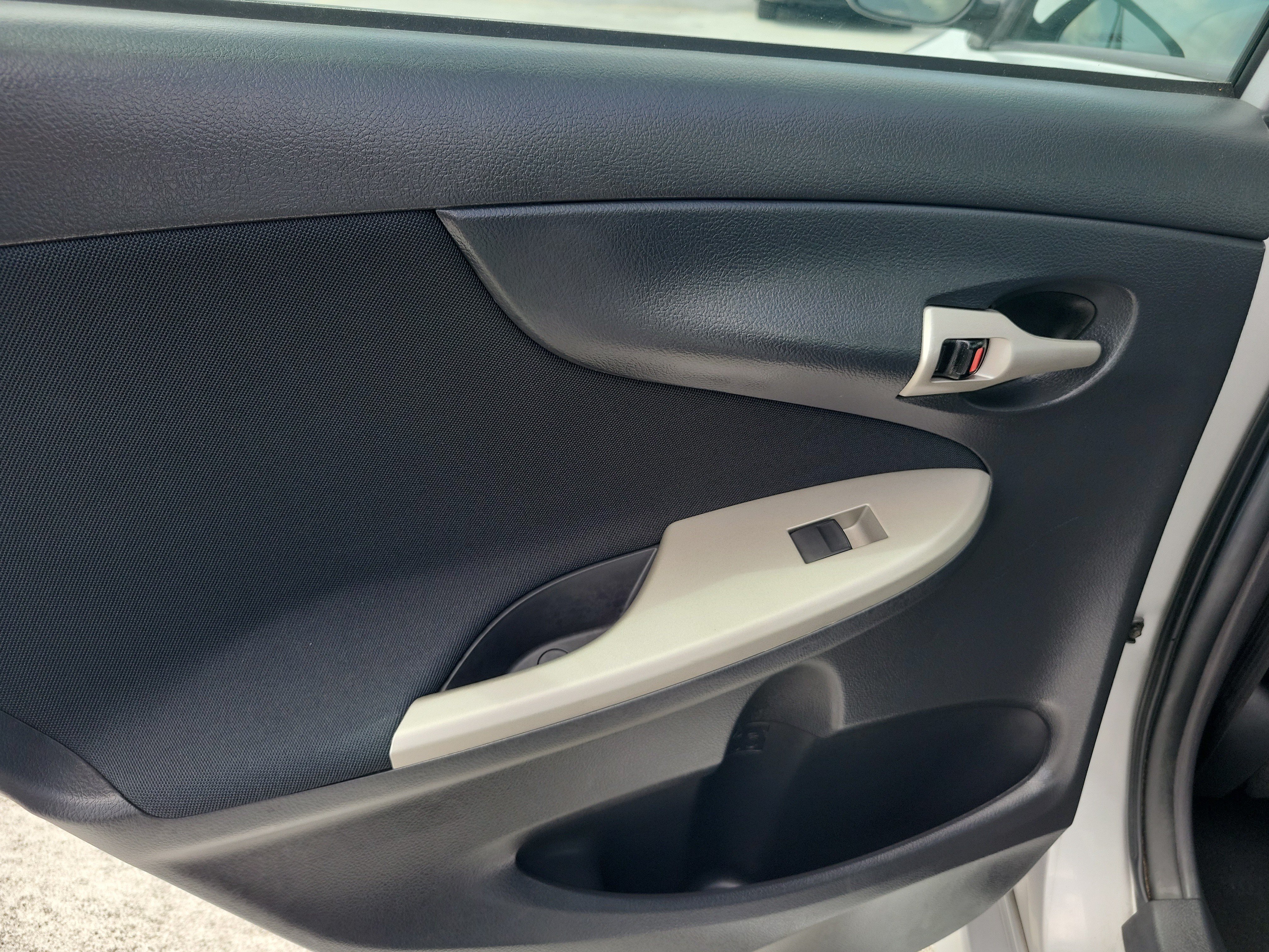Used 2010 Silver Toyota S image 11