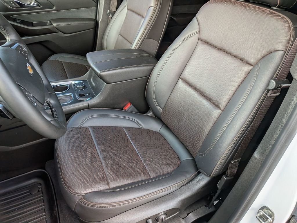 Used 2023 Beige Chevrolet High Country image 32
