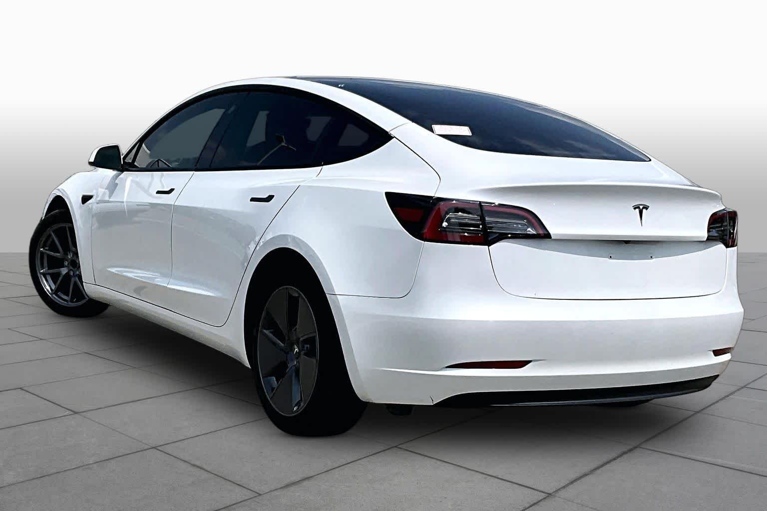 Used 2023 Pearl White Multi-Coat Tesla  image 9