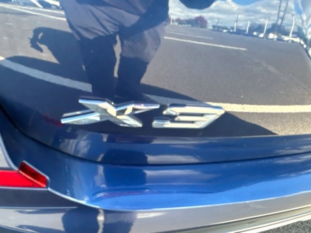 Used 2018 Blue BMW xDrive30i image 9