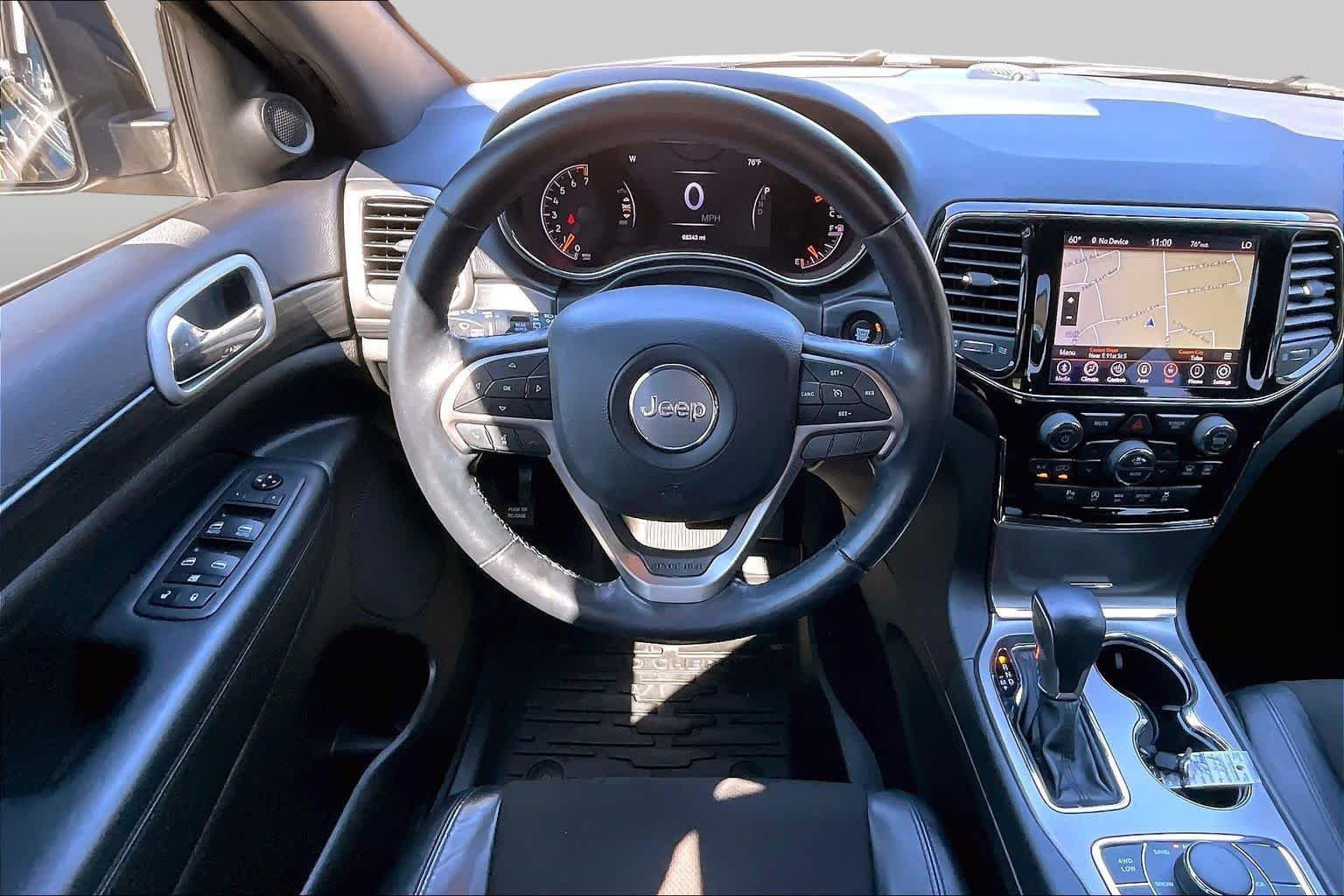 Used 2020 Diamond Black Crystal Pearlcoat Jeep North image 6