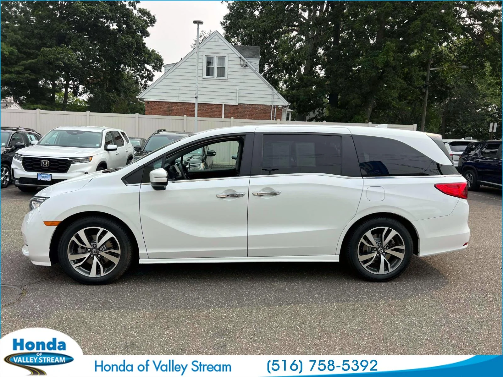 Certified Used 2023 Platinum White Pearl Honda Touring image 27