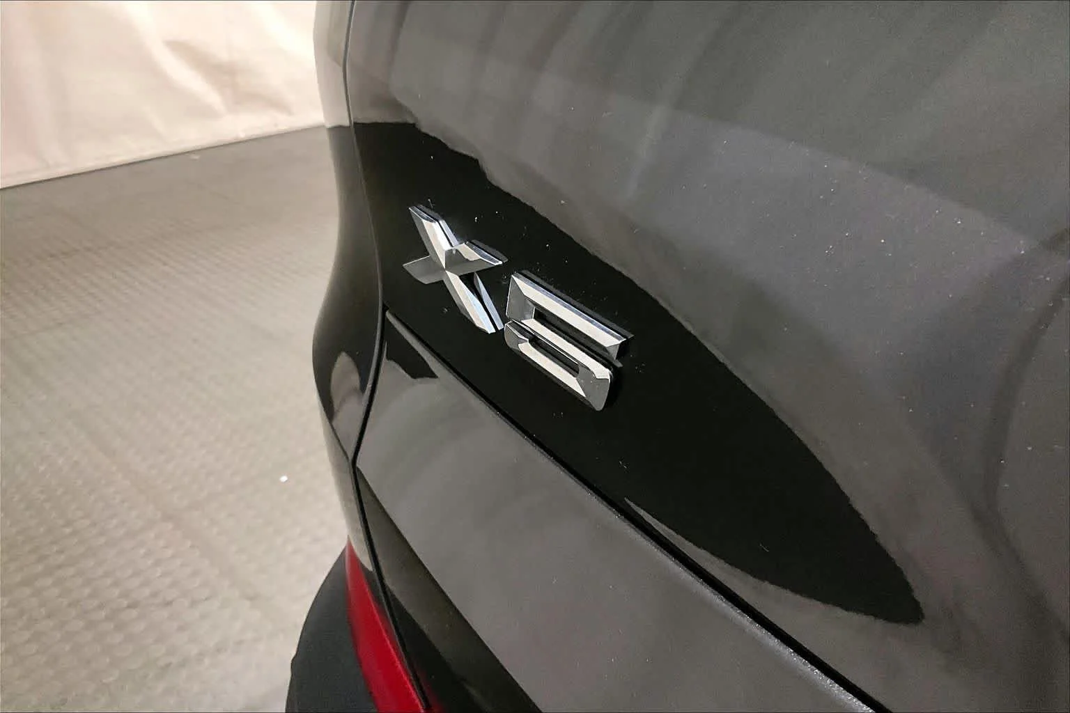 Used 2023 Dark Graphite Metallic BMW xDrive40i image 9