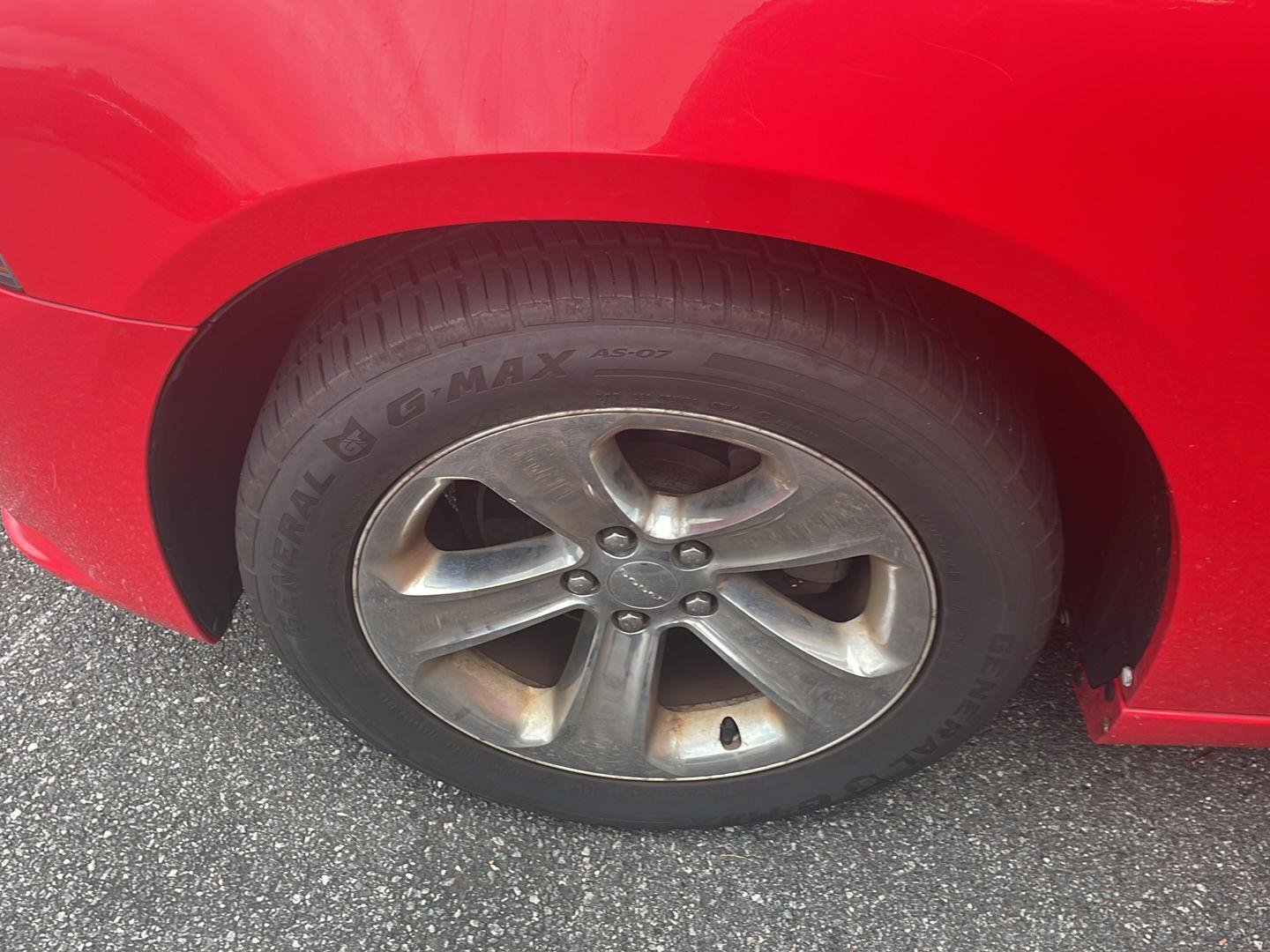 Used 2014 Torred Dodge SE image 5