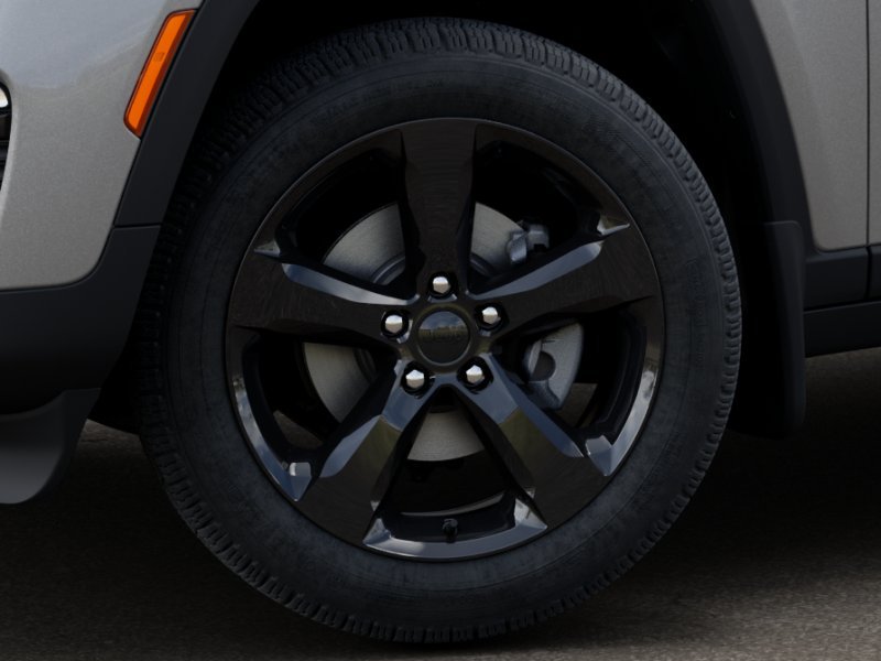 New 2025 Silver Zynith Exterior Paint Jeep Limited image 25