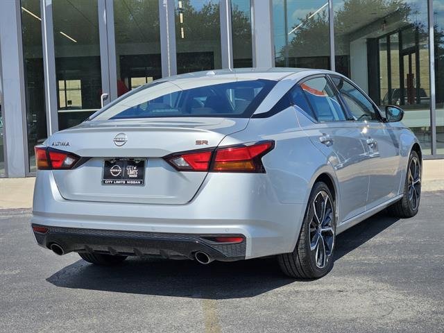 2024 Nissan Altima 2.5 SR photo 2