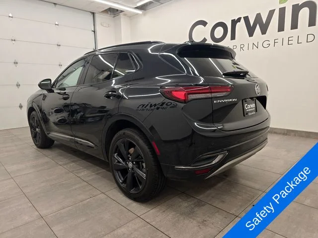 Used 2022 Ebony Twilight Metallic Buick Preferred image 3