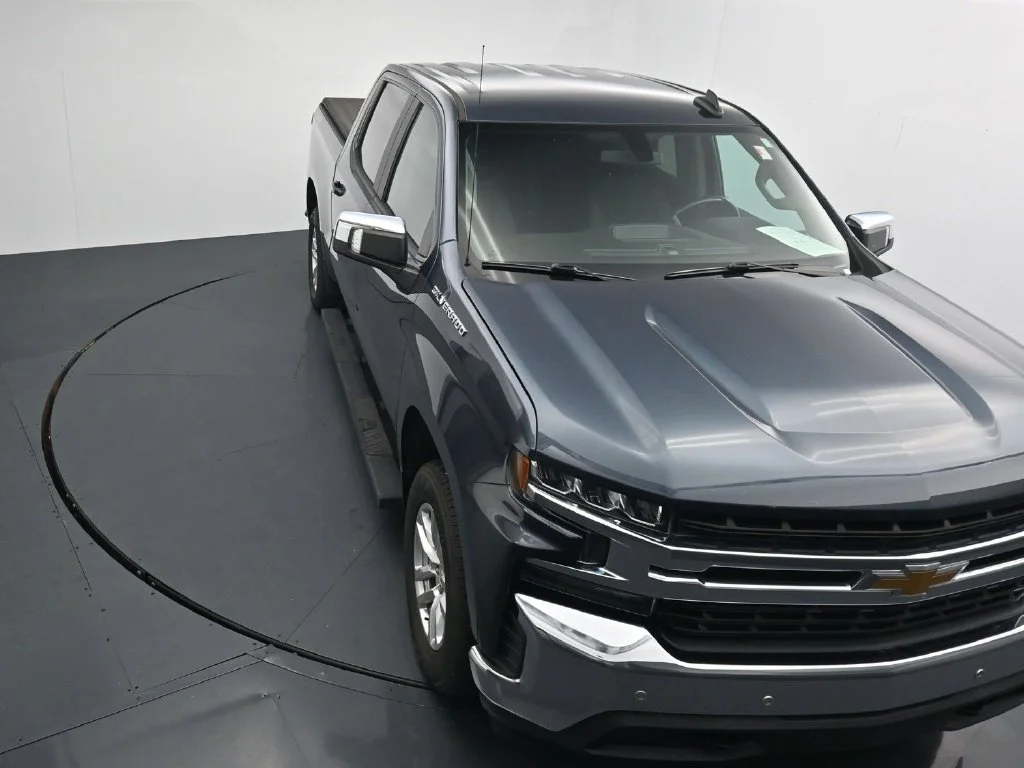 Used 2020 Gray Chevrolet LT image 9