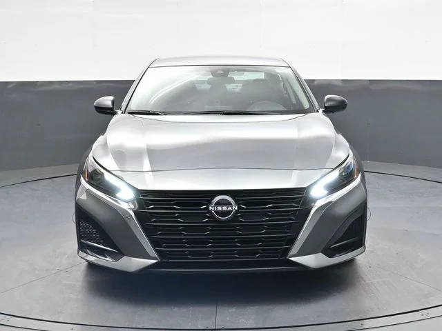 2025 Nissan Altima SV - Photo 10