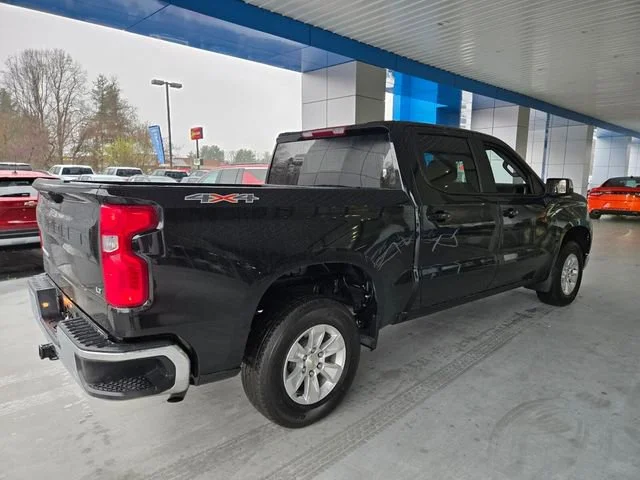 Used 2025 Black Chevrolet LT image 8