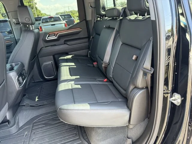 Used 2023 Onyx Black GMC Denali image 17