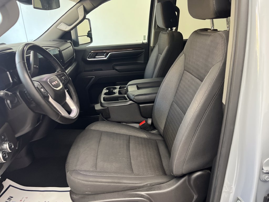 Used 2024 Gray GMC Elevation image 12
