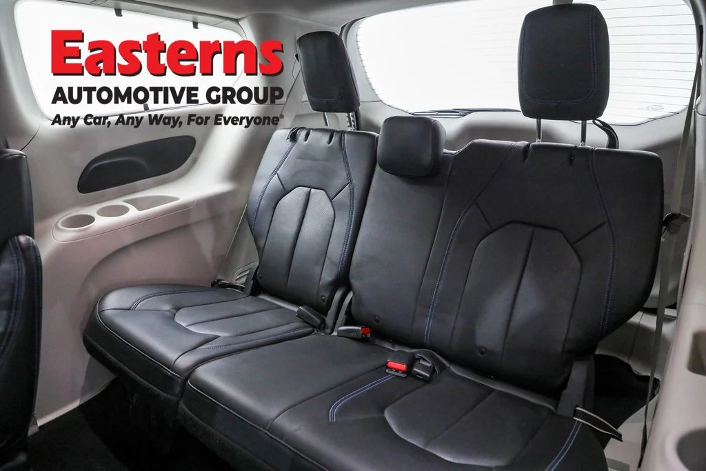 Used 2021 Gray Chrysler Touring L image 25