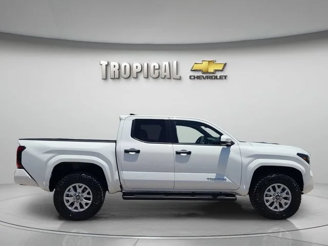 Used 2024  Toyota SR5 image 6